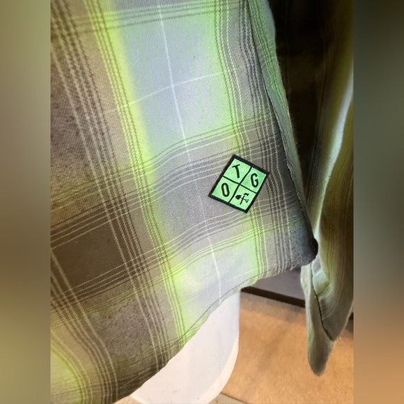 Off the Grid Flannel (Size Small) - Picture 3 of 5